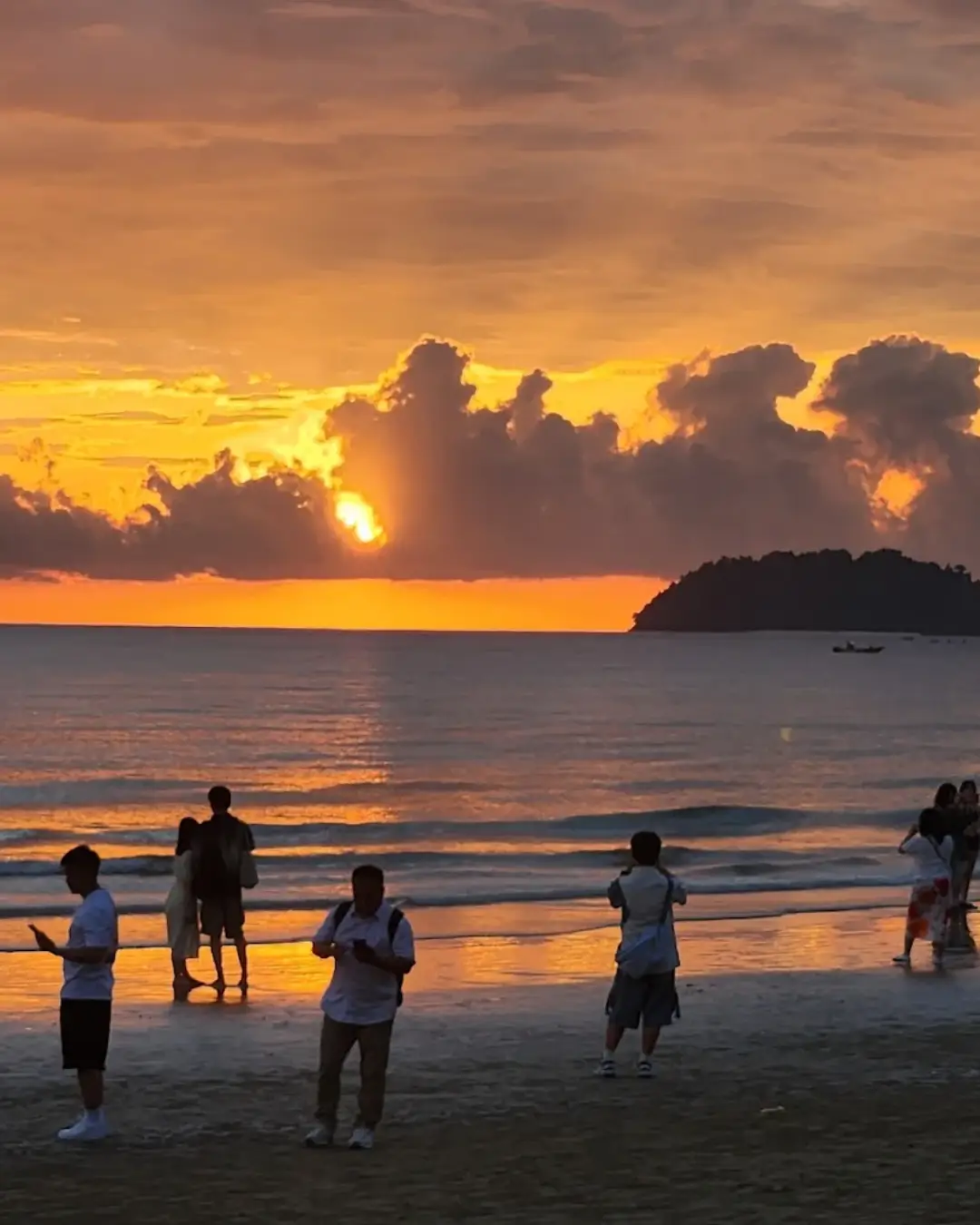 Tanjung Aru Beach sunset Kota Kinabalu Sabah